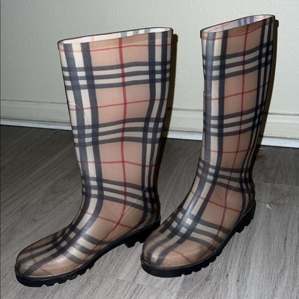 AUTHENTIC BURBERRY rainboots